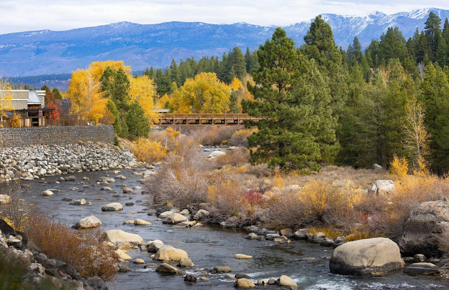 truckee-before-the-storm-california-fall-color